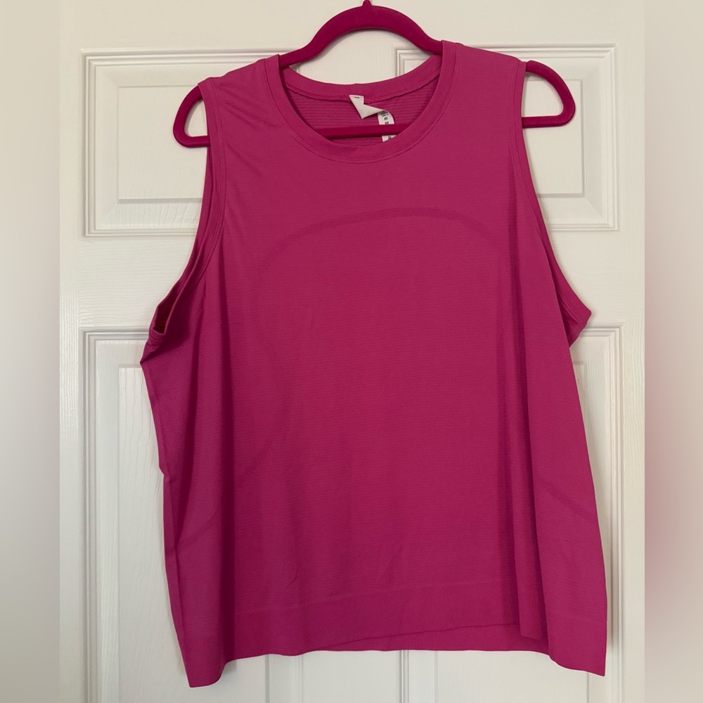 EUC Lululemon Swiftly Breathe Muscle Tank 12